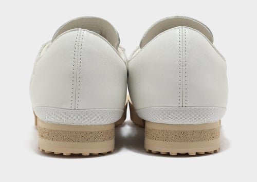 Aura Sneakers
