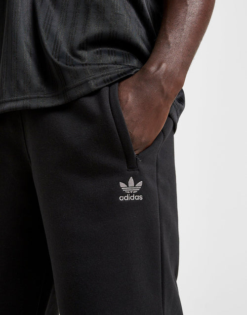 Trefoil Essential Fleece Shorts