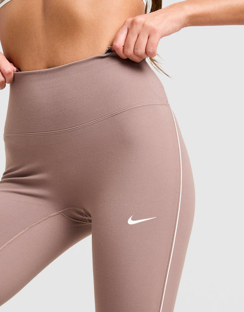 Training Graphic Swoosh Leggings