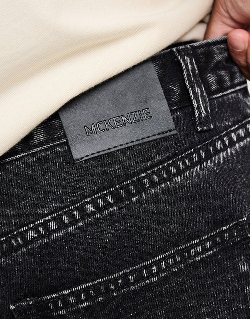Core Relaxed Jeans