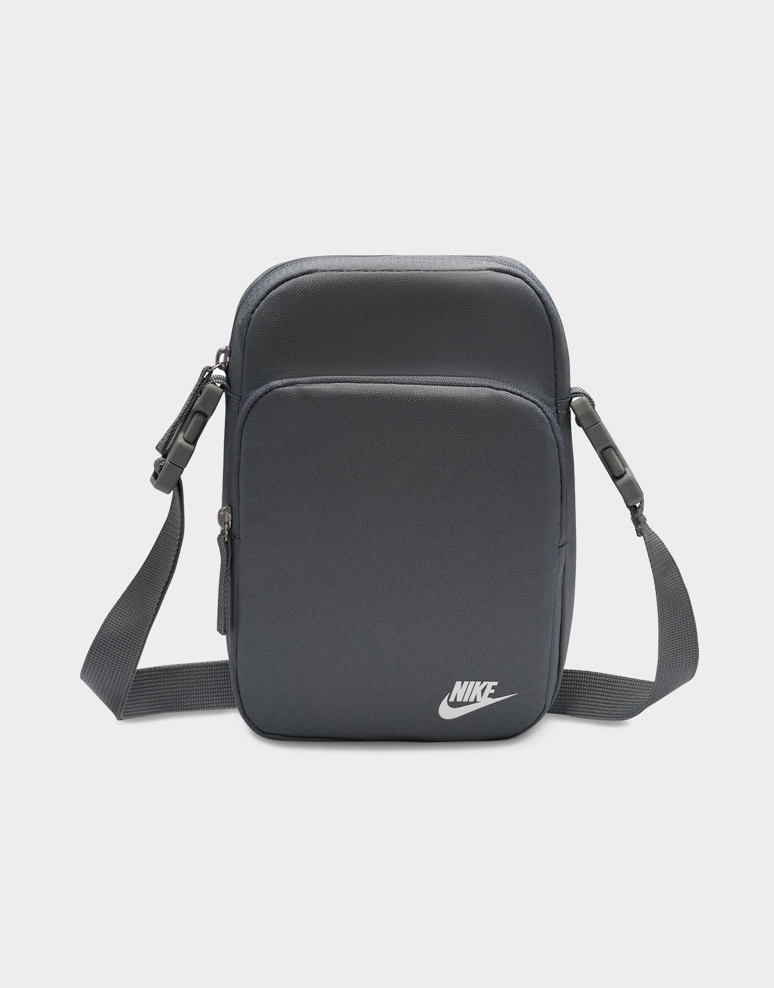 nike front body bag