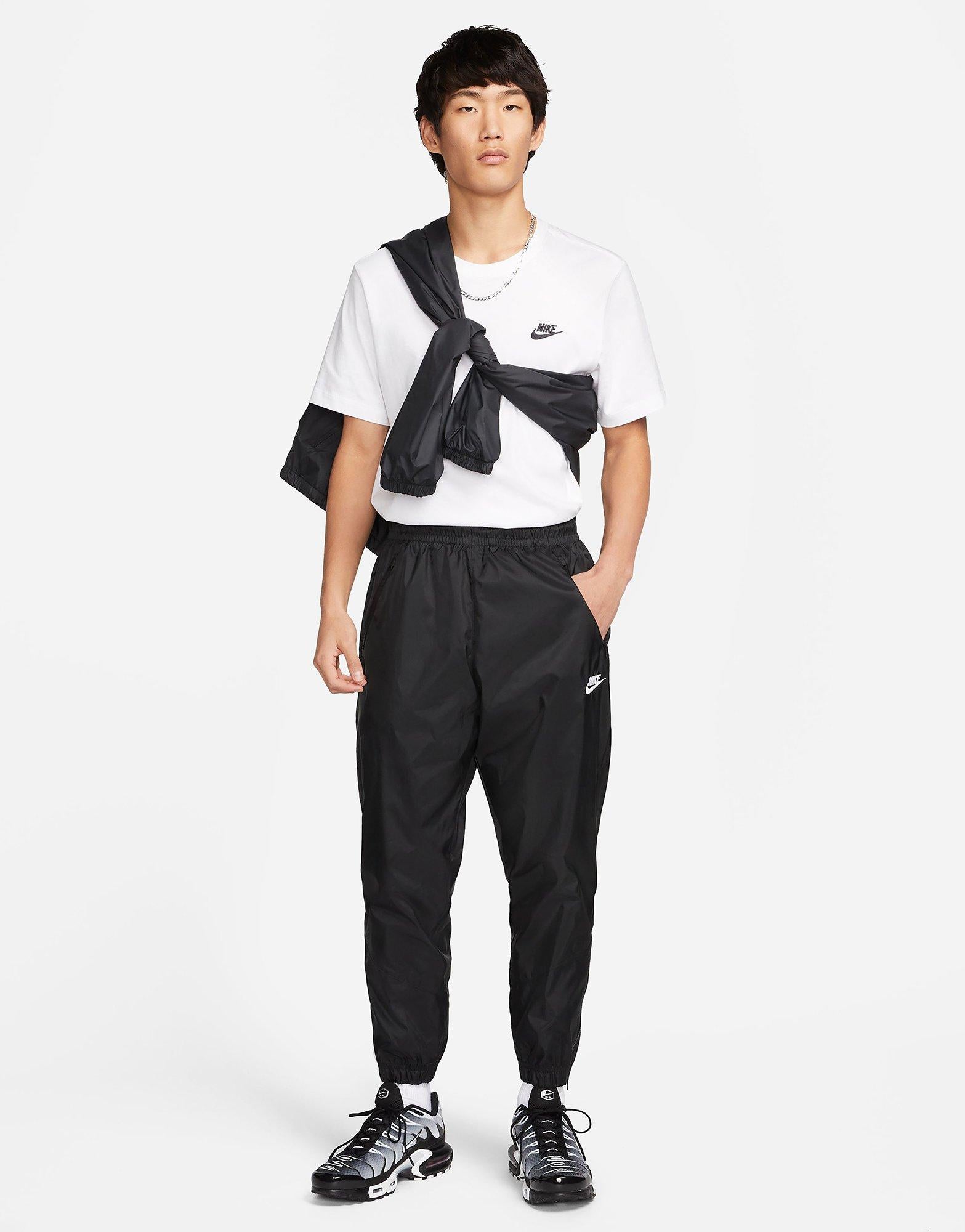 ★英国発/送関込*NIKE*新作*Windrunner パンツ/BLACK★ ウィンドランナー ウーブンパンツ ブラック ブラック | ゲキサカ