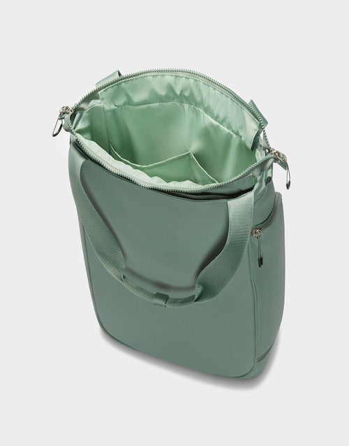 Sportswear Commute Tote Bag (20L)