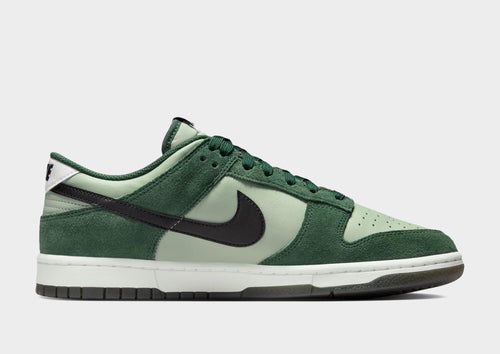 Dunk Low SE