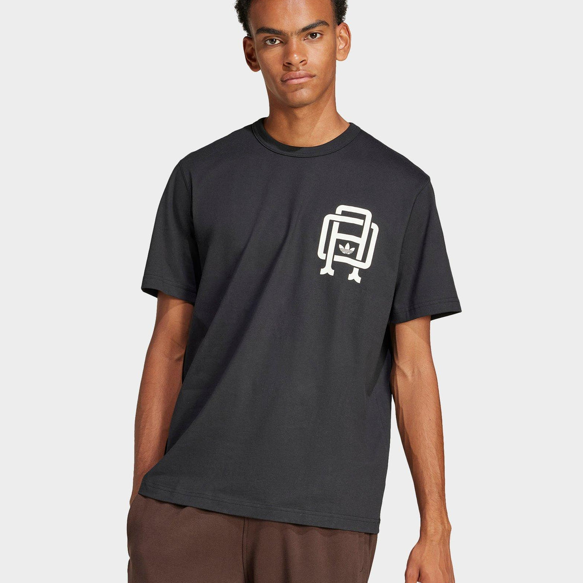 Sadisas T-Shirt in Jet Black