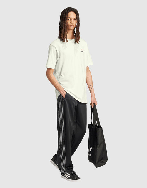 Resort Club Graphics T-Shirt