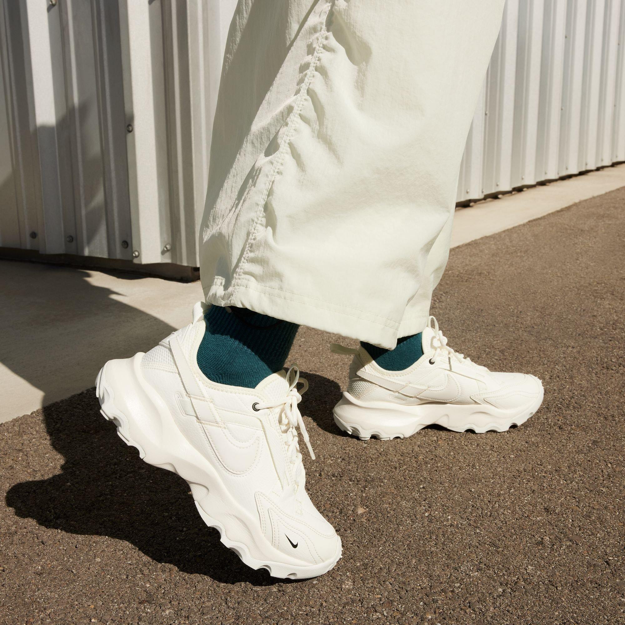 Women's Nike TC 7900