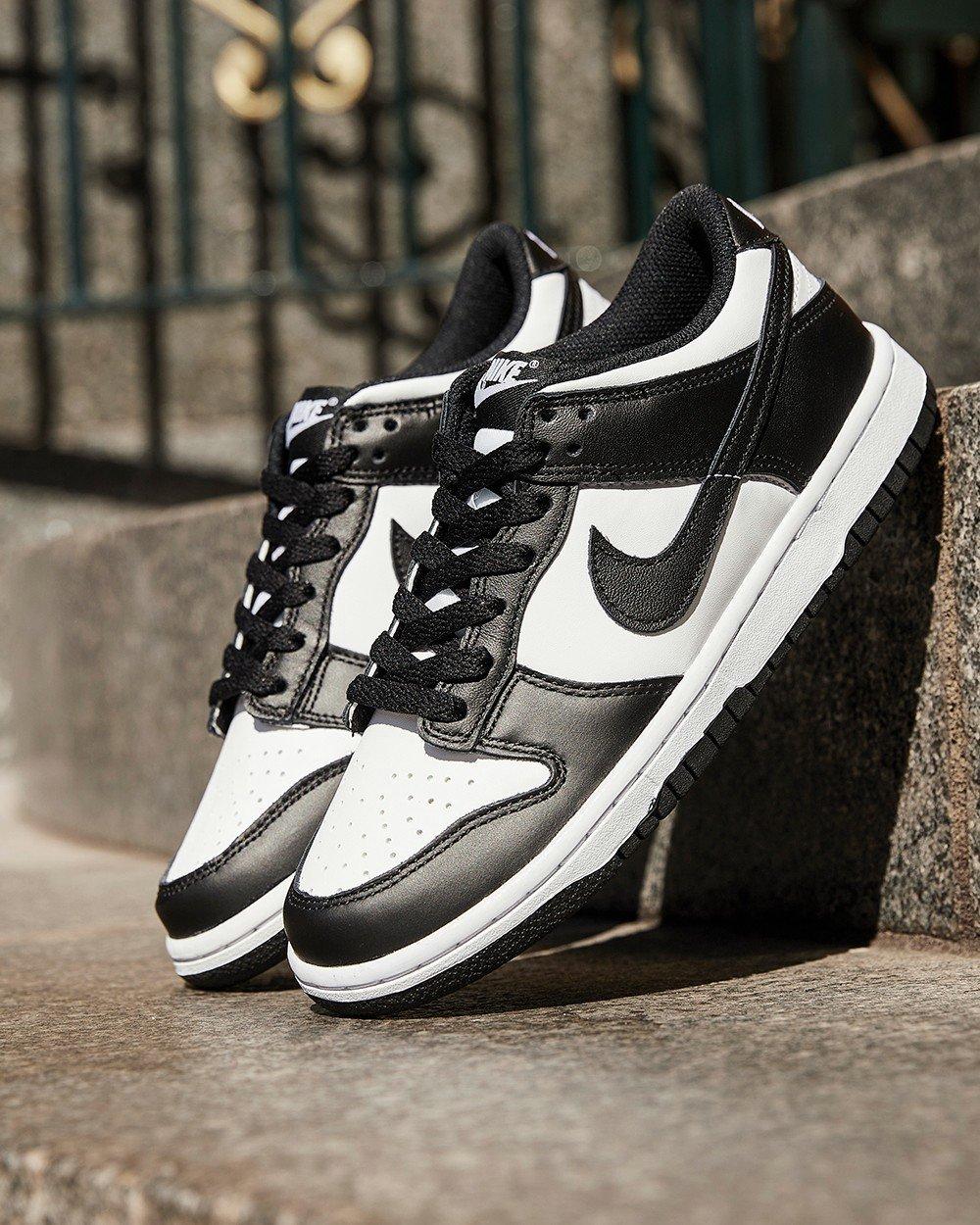 Women's Black & White