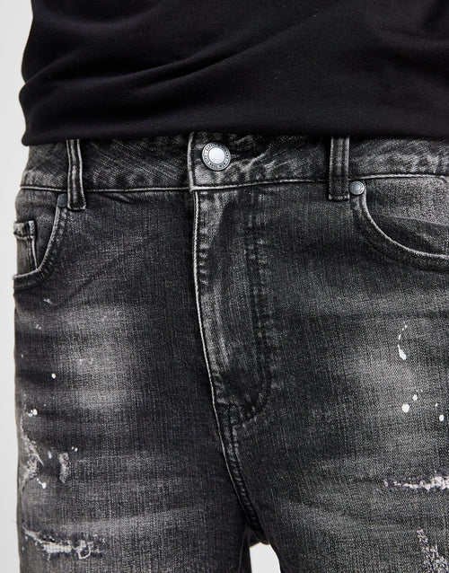 Armas Shorts