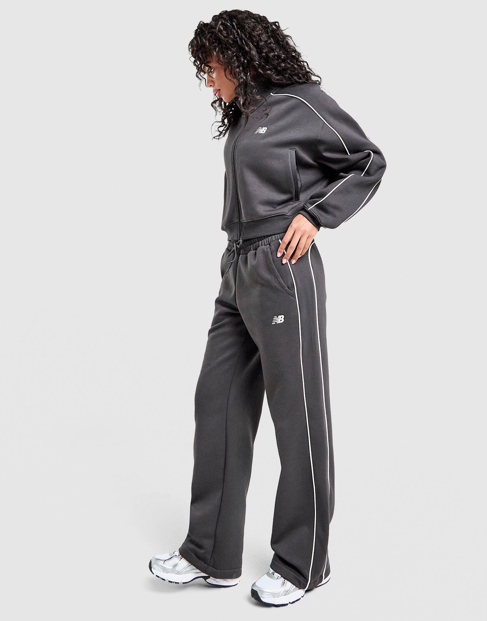 TEAM LOGO WIDE JOGGER PANTS 今季新作　サイズ4 Black New Balance Pipe Wide Leg Joggers - JD Sports Singapore