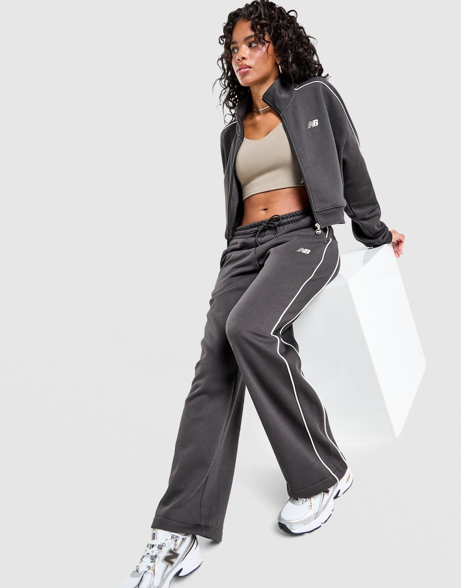 TEAM LOGO WIDE JOGGER PANTS 今季新作　サイズ4 Black New Balance Pipe Wide Leg Joggers - JD Sports Singapore