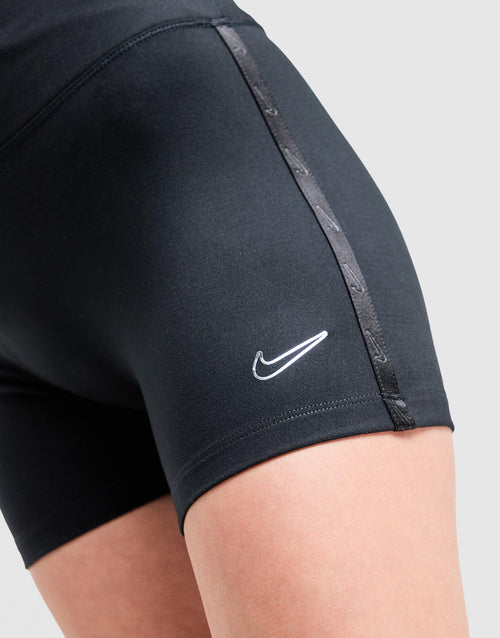 Training Swoosh Wrap Shorts
