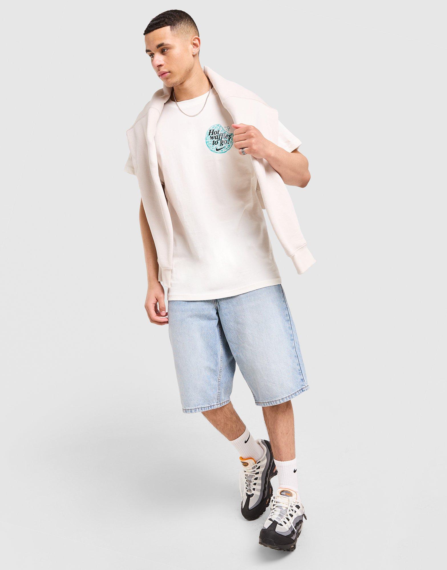 White Nike Waffle T-Shirt - JD Sports Singapore