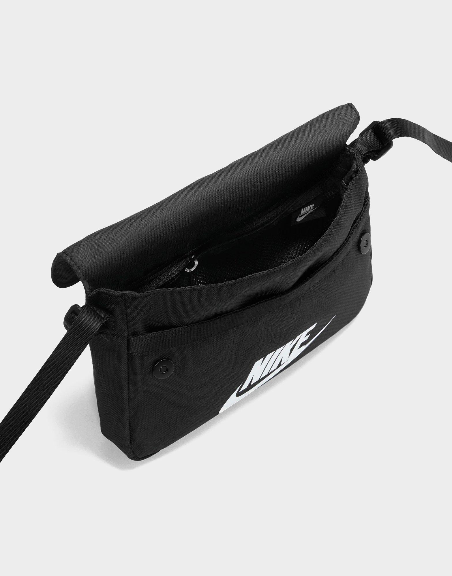 nike front body bag
