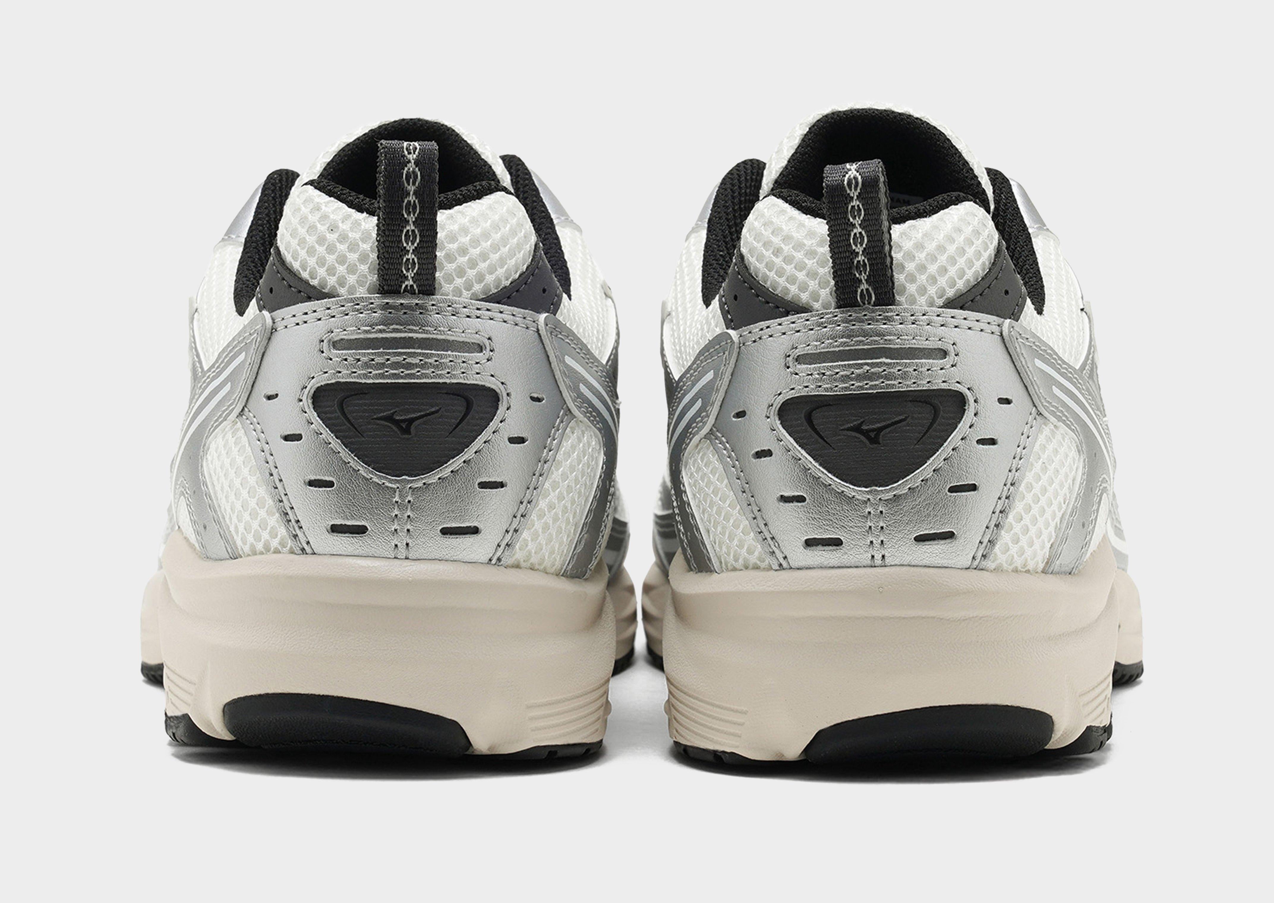 White Mizuno Maximizer - JD Sports Singapore