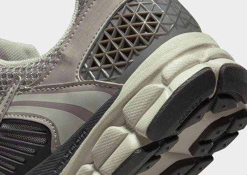 Zoom Vomero 5 Women's
