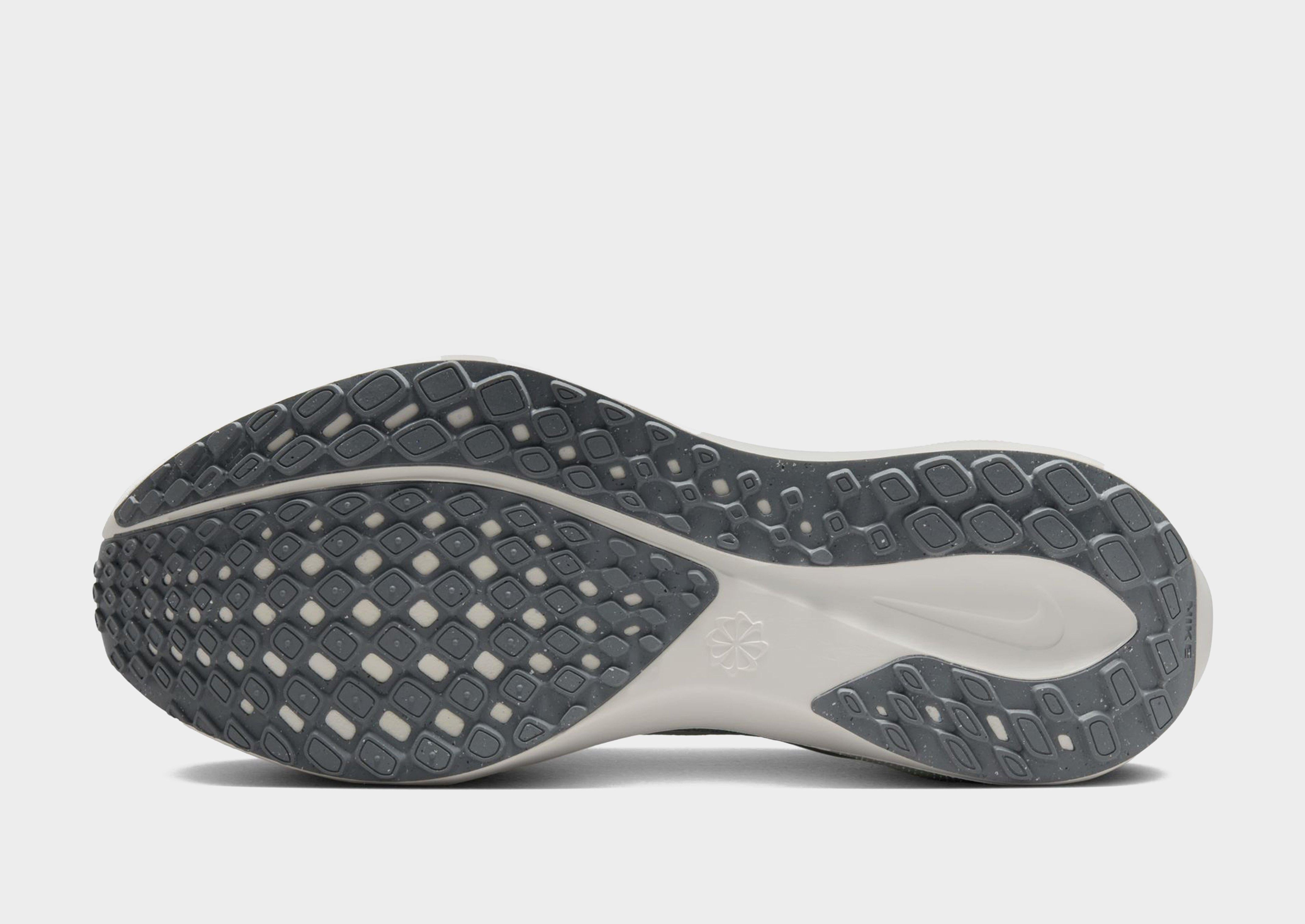 gray nike running shoes womens
