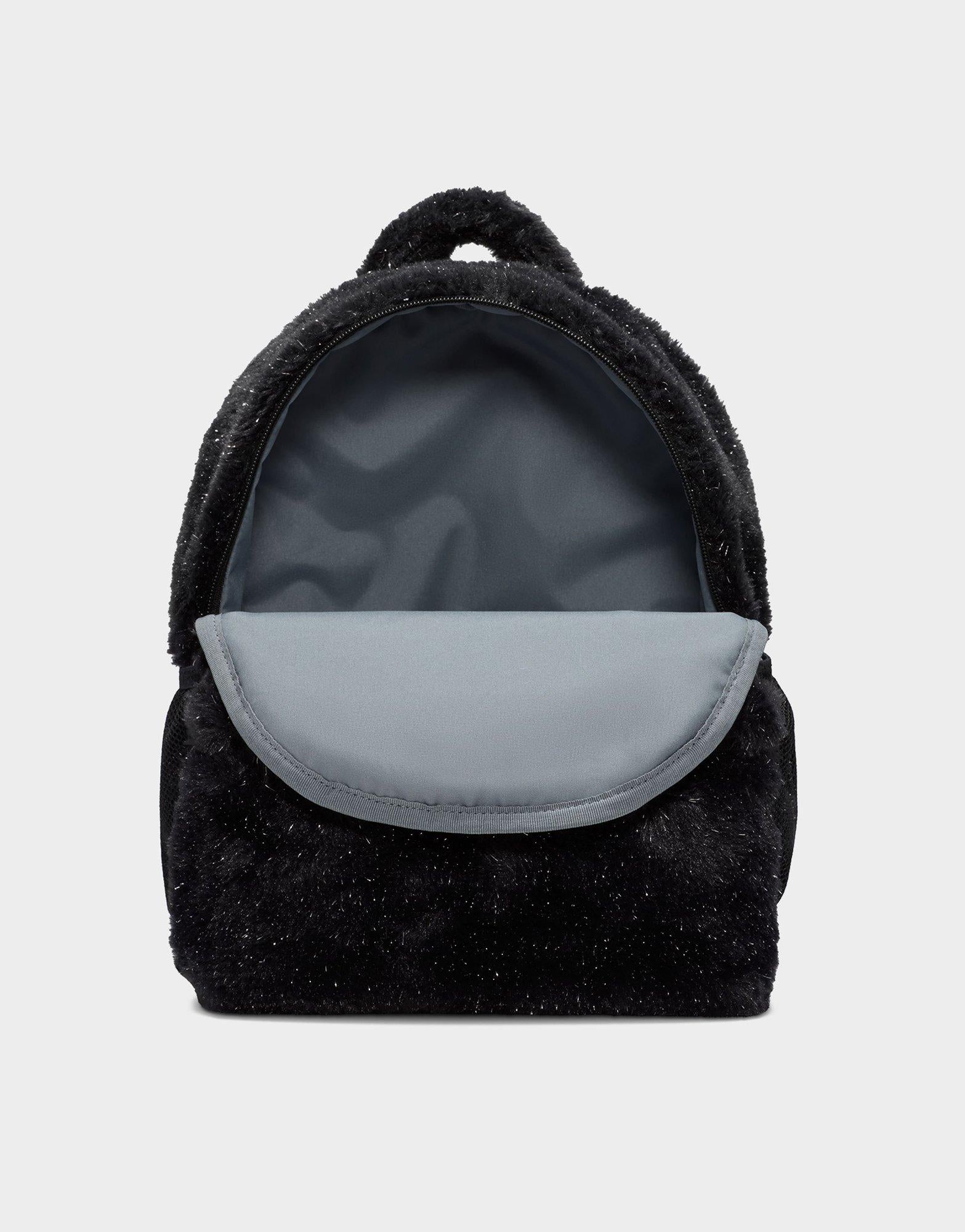 バッグ fur docking nylon backpack Nike Sportswear Futura Faux Fur Mini Backpack (6L). Nike SG