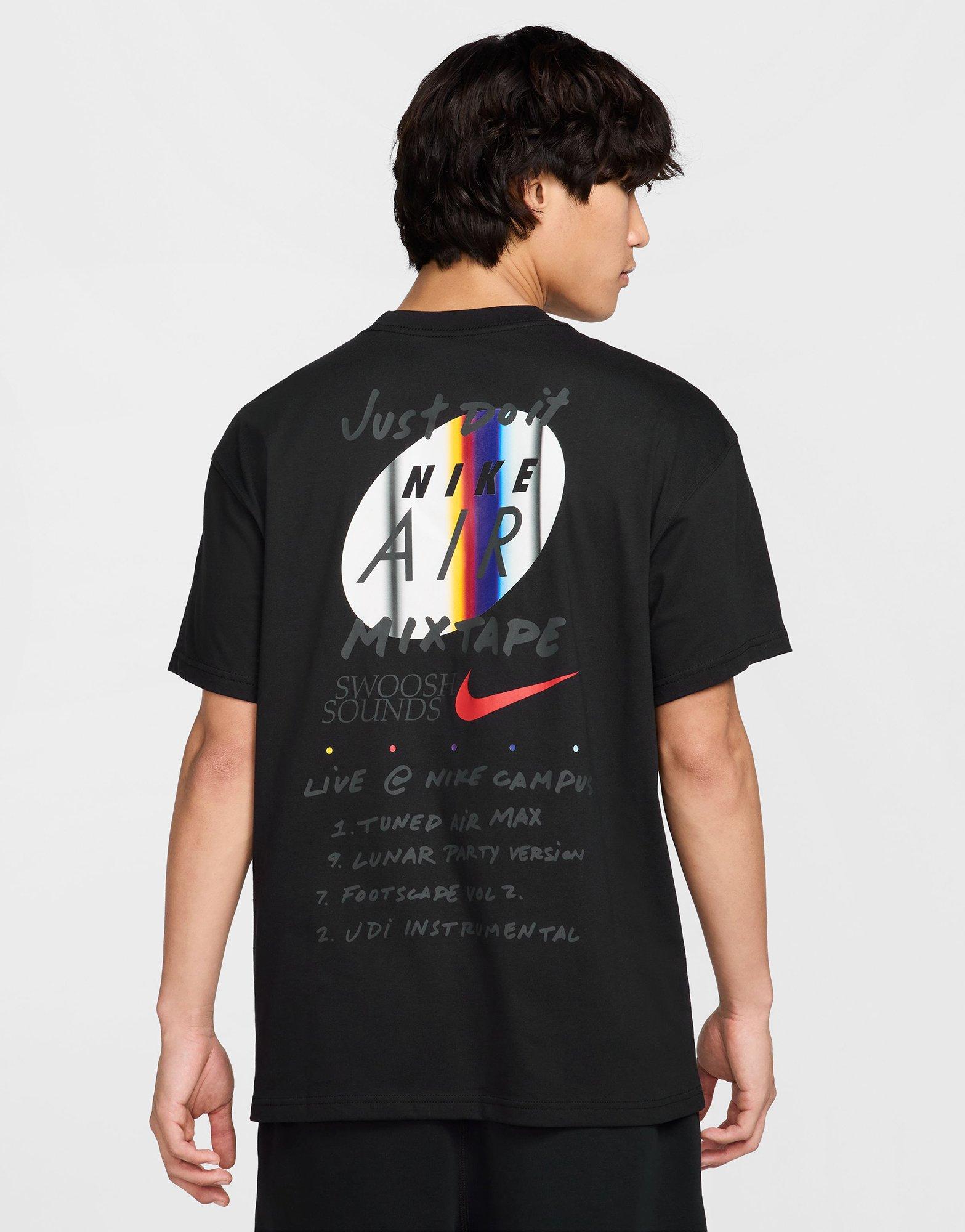 ★★送料無料★★NIKE★SNEAKER GRAPHIC T-SHIRT NIKE Paris Saint-Germain Jordan Statement kurzarm GFX T
