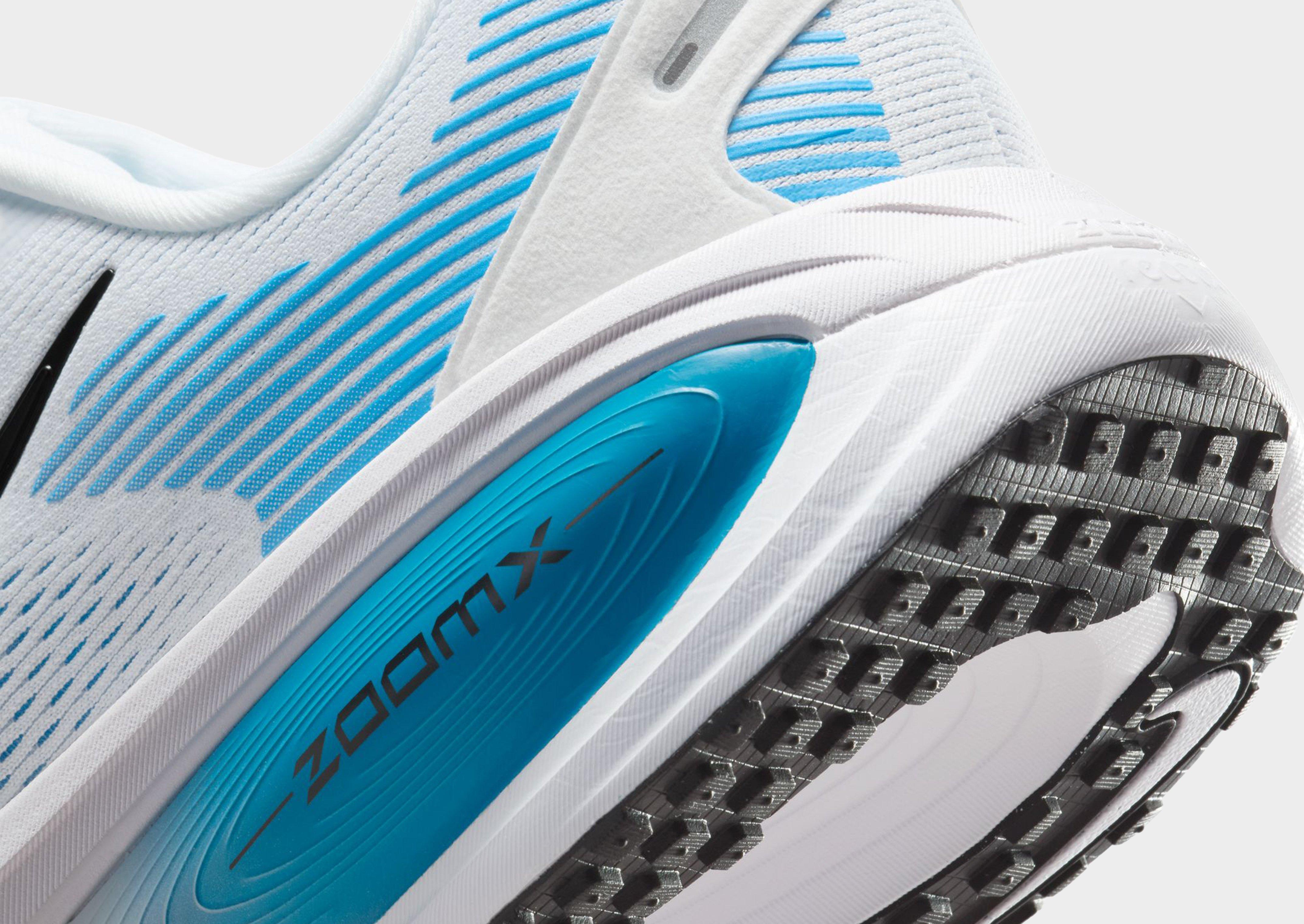 White Nike Vomero 18 - JD Sports Singapore