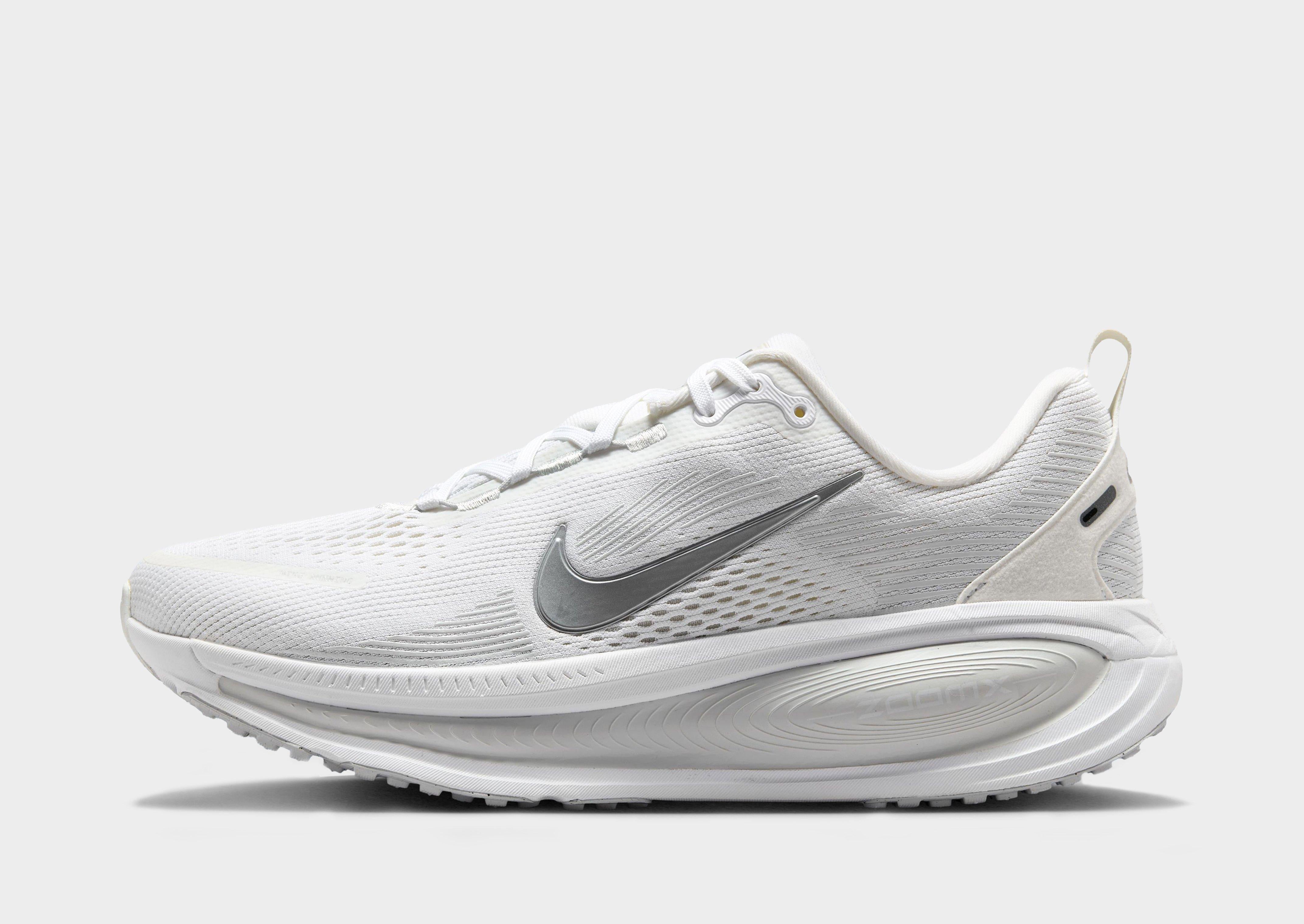 White Nike Vomero 18 Women's - JD Sports Singapore