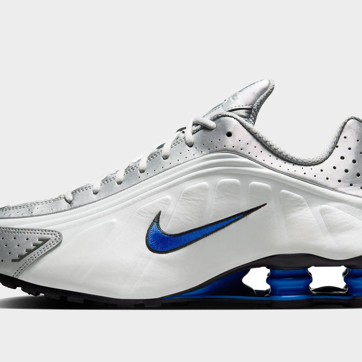 White Nike Shox R4 - JD Sports Singapore