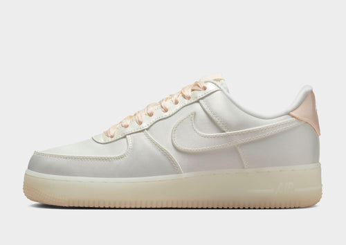 Sneakers Nike Lv8 Women's White Nike Air Force '07 LV8