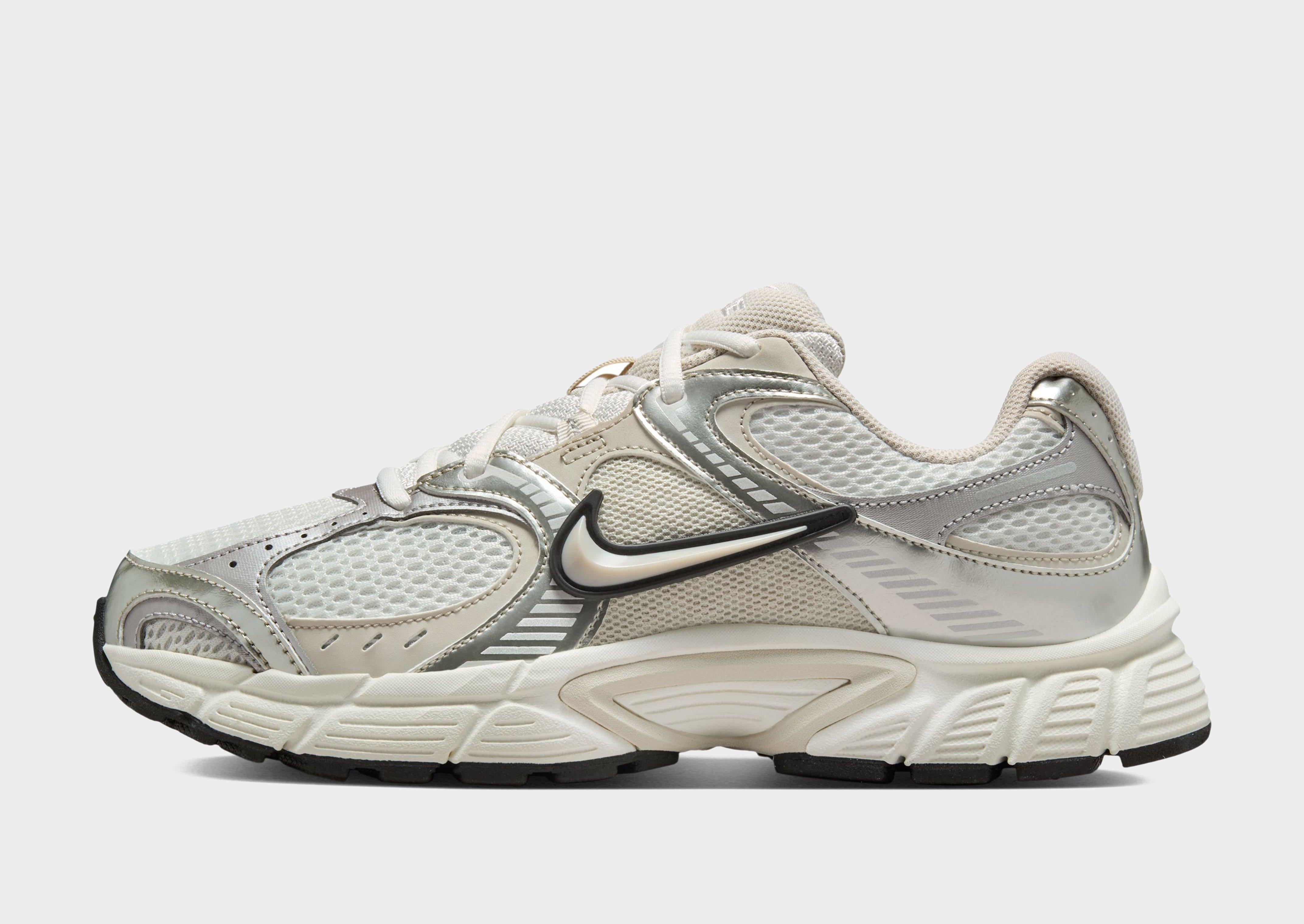 White Nike V5 RNR Women's - JD Sports Singapore