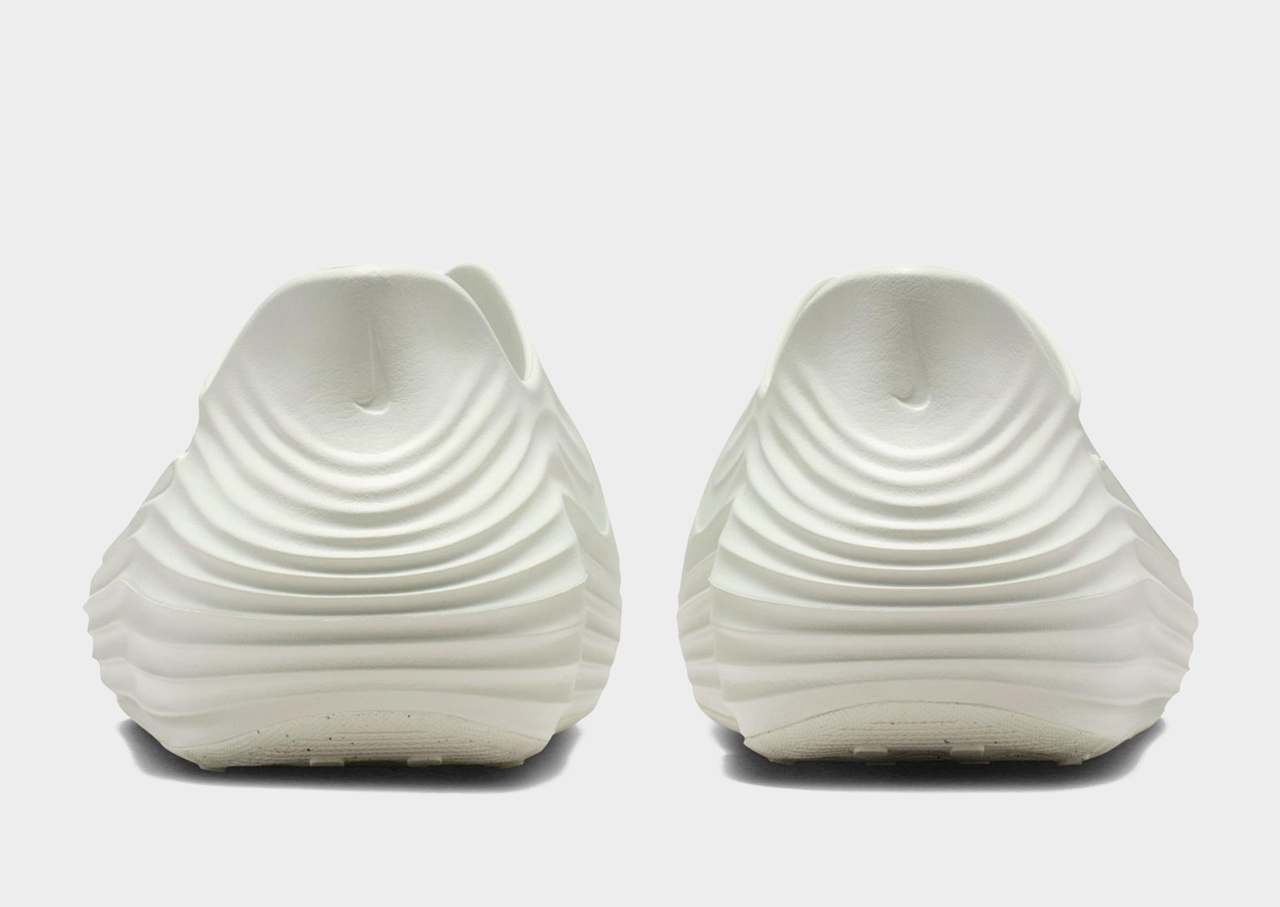 RKENMERI＊ White Nike ReactX Rejuven8 - JD Sports Singapore