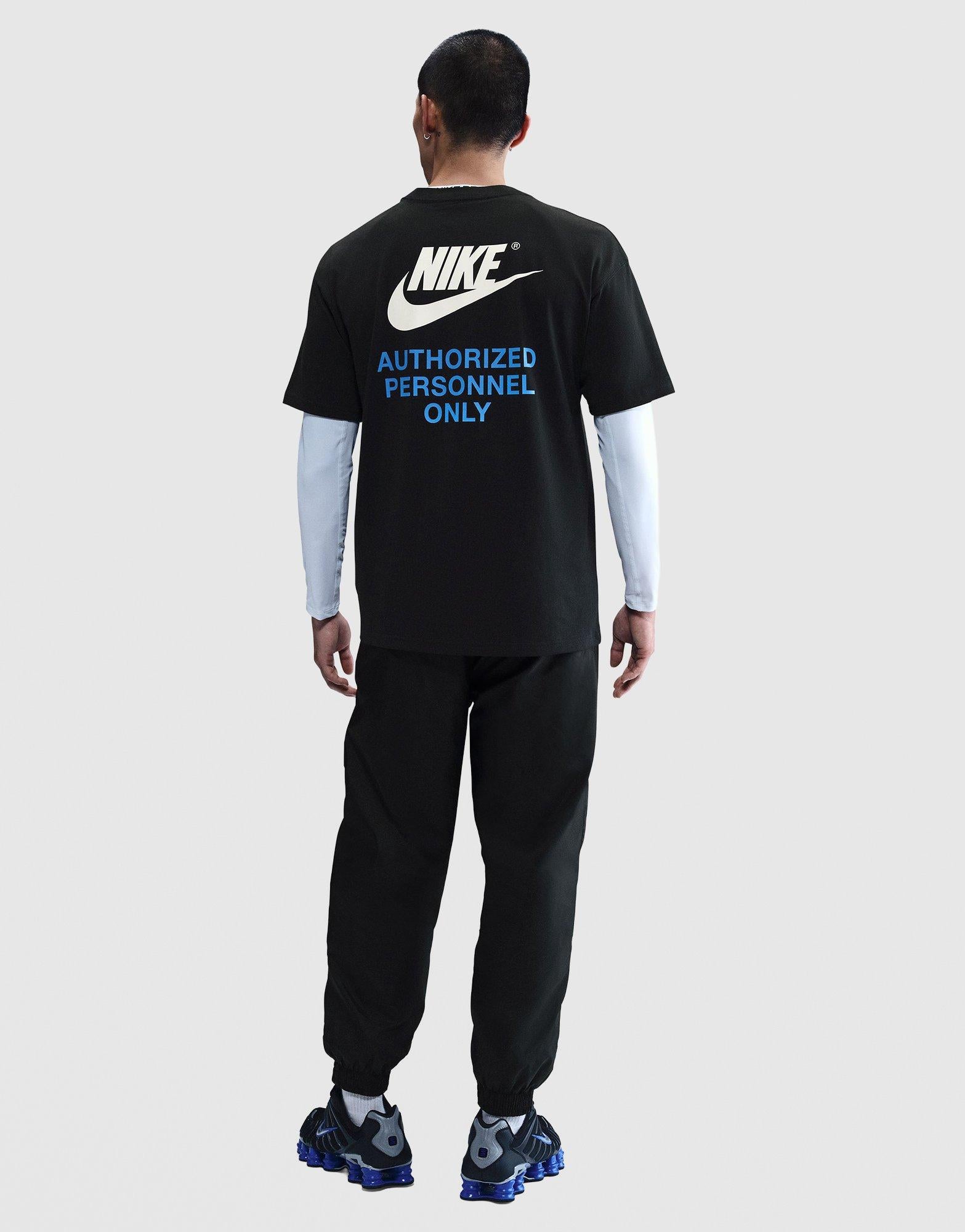 人気 ☆NIKE☆ NSW AUTHORIZED PERSONNEL T-SHIRT BLACK Nike T-Shirt NSW Tech Authorised Personnel - Black