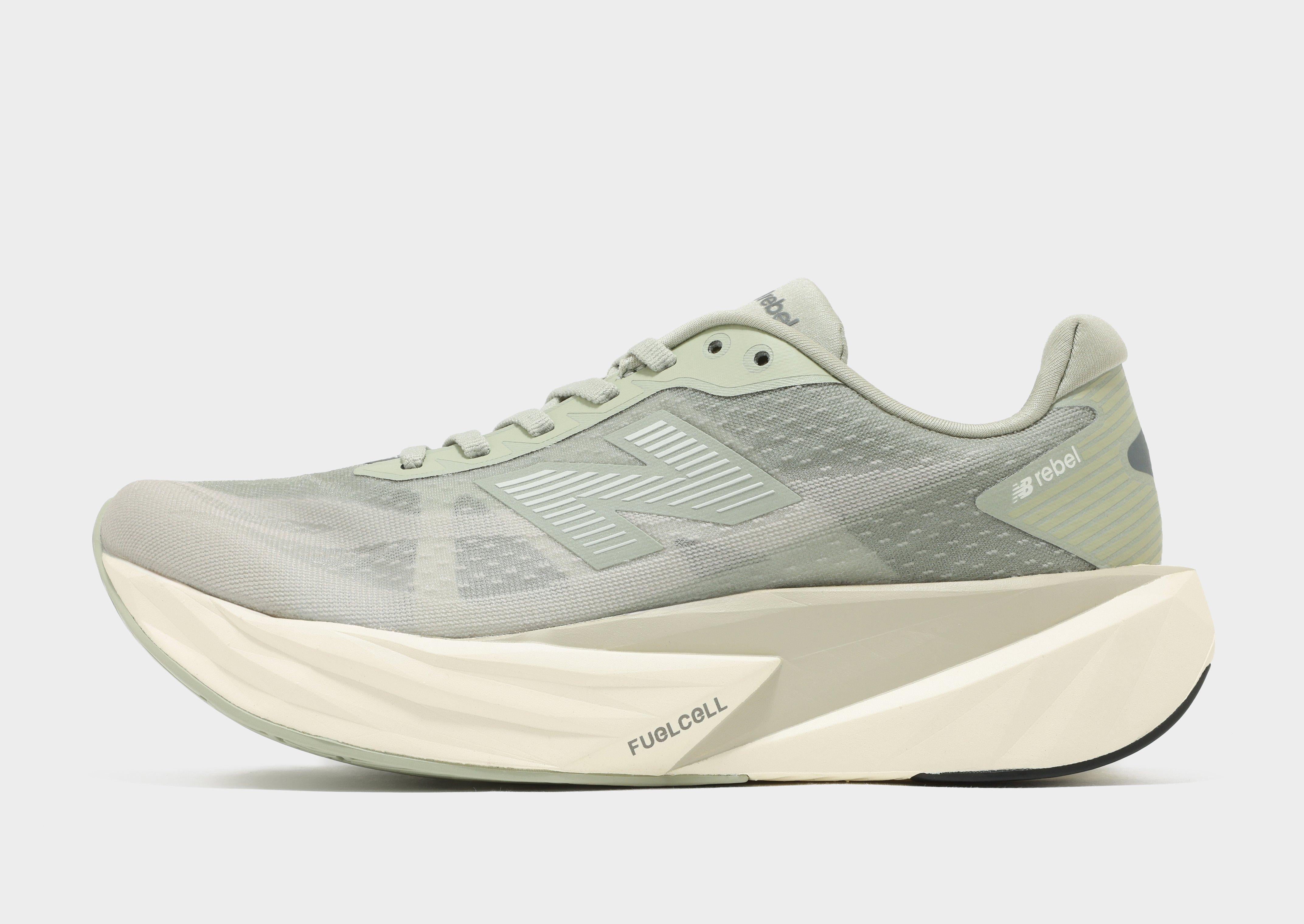 New Balance FuelCell Rebel ベージュ/グレー New Balance MFCXPA5 FuelCell Rebel v5 グレー/ブラウン