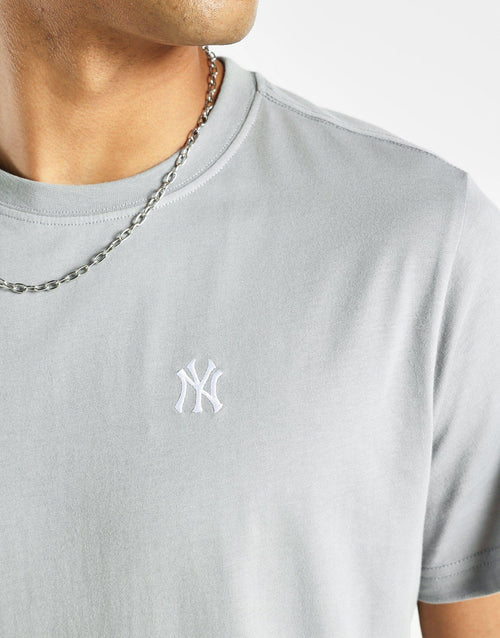 NY Yankees Table T-Shirt