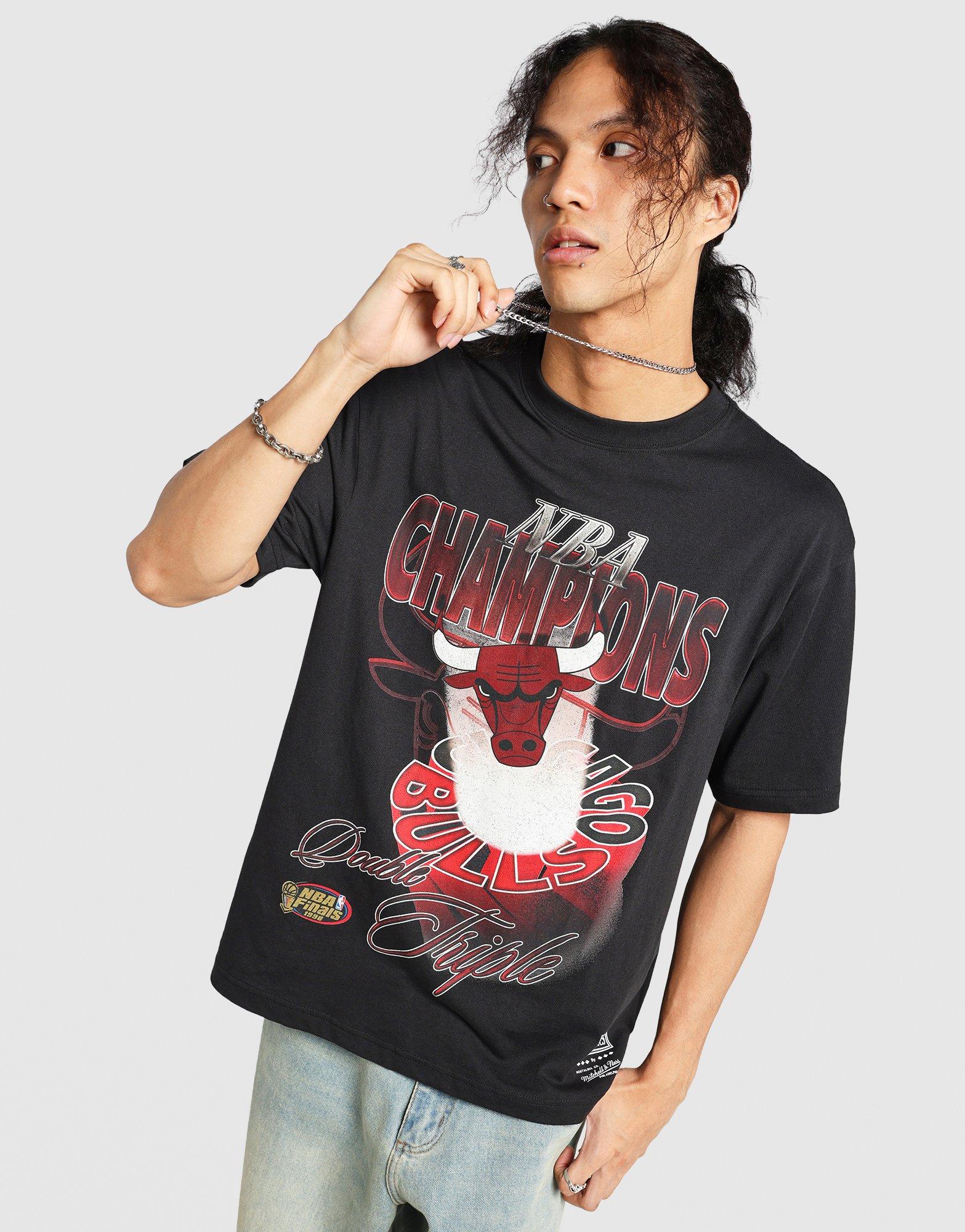果樹 Bulls Black Mitchell & Ness Hardlight T‑Shirt Chicago Bulls - JD Sports