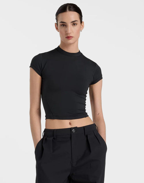 Define Fitted T-Shirt